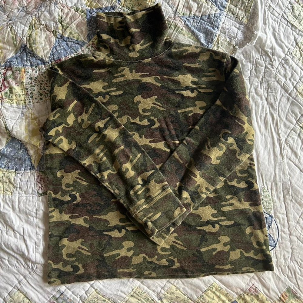 vintage crop camo top